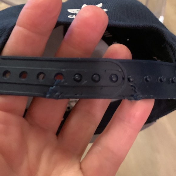 Adidas hat - Picture 3 of 5